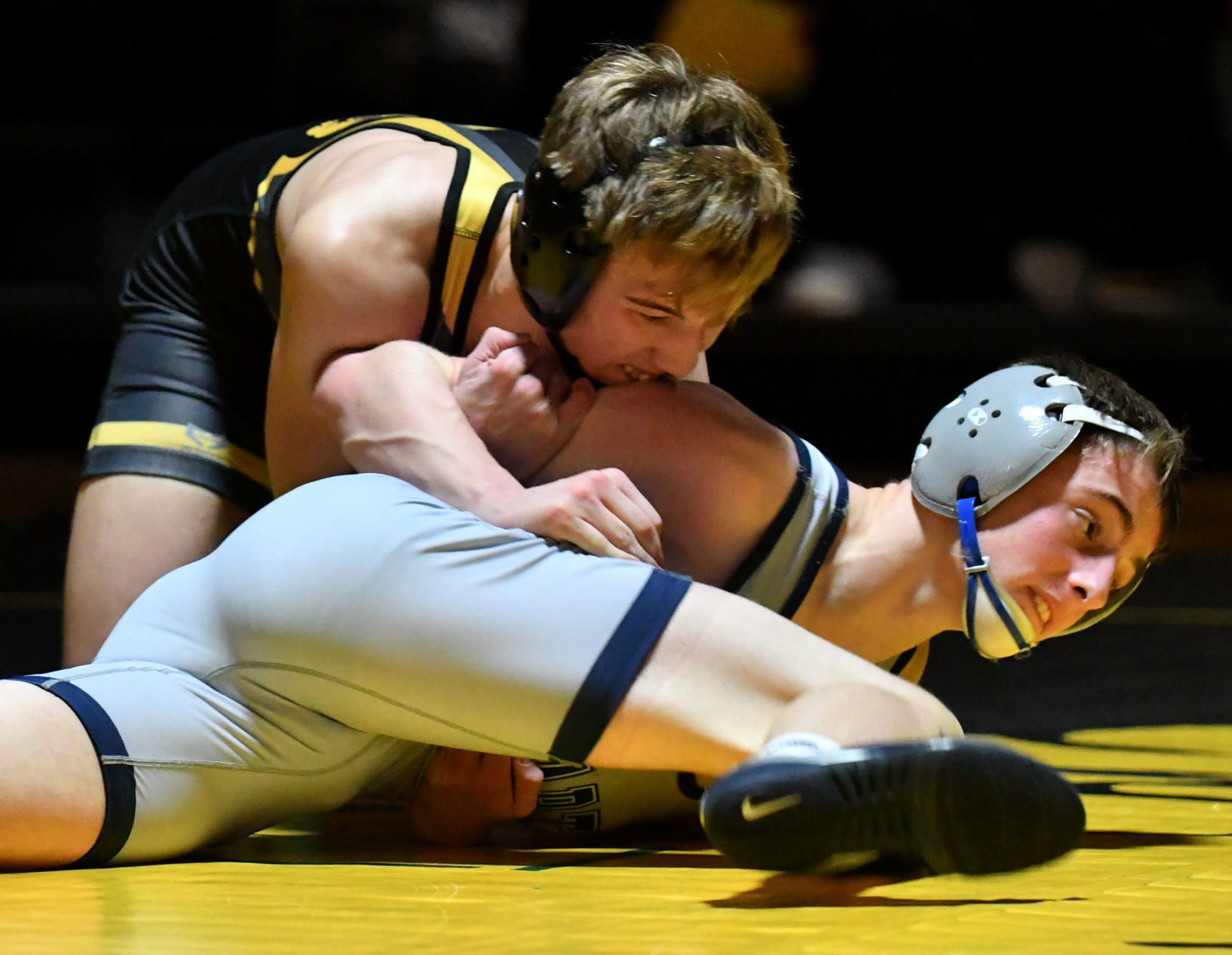 Pleasant Valley vs Bettendorf wrestling.
